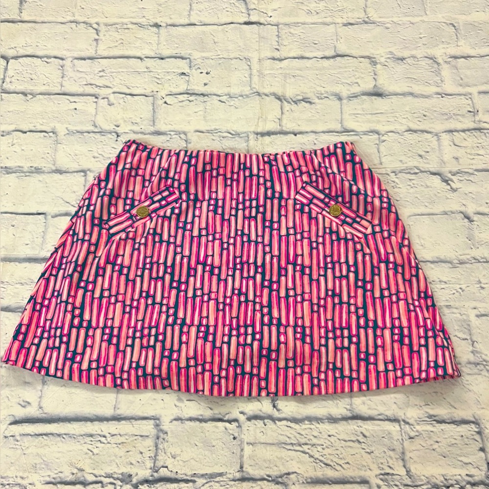 Lilly Pulitzer “Madison” sz S. skort. Cotton material with multi color.